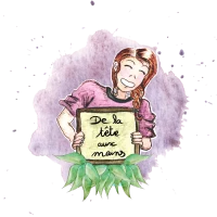 Logo illustré de la marque De la tête aux mains représentant une femme souriante tenant une pancarte avec le nom de l'entreprise, ornée de feuilles vertes sur fond aquarelle violet.